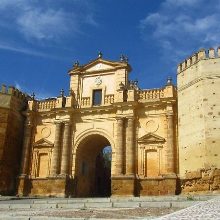 Pablo Neruda Tourist Home Carmona  Luaran gambar