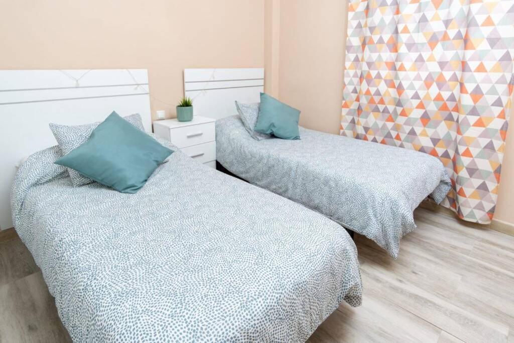 Pablo Neruda Tourist Home Carmona  Luaran gambar