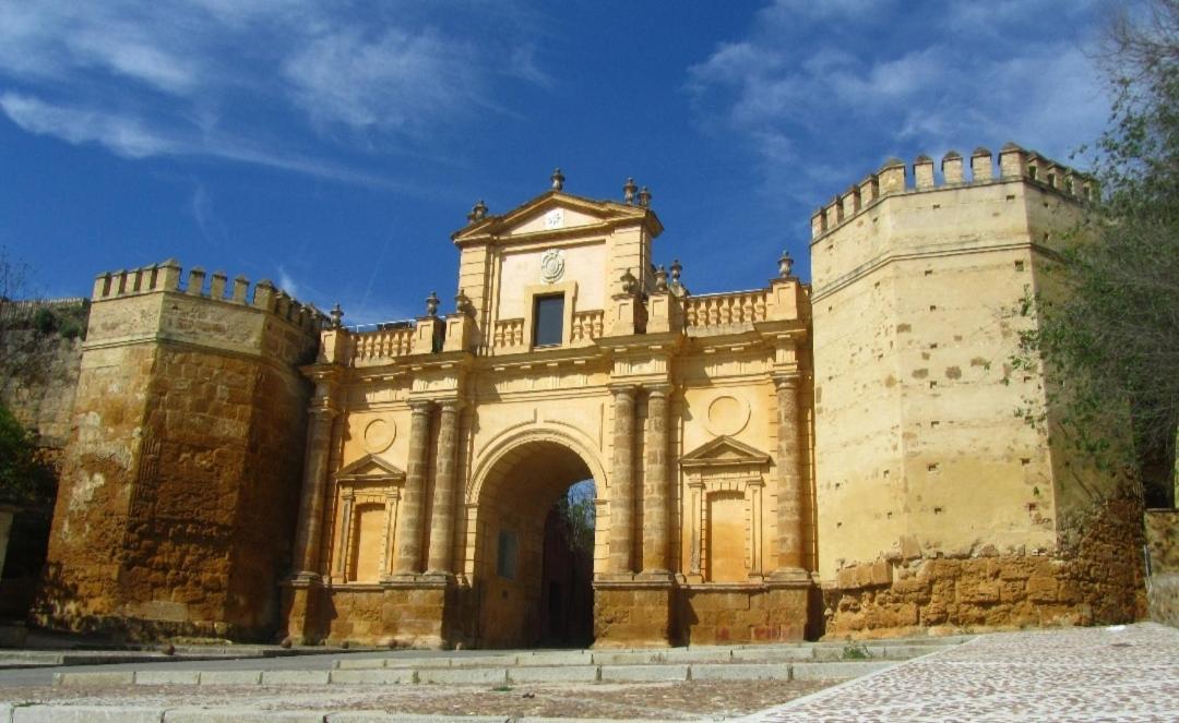 Pablo Neruda Tourist Home Carmona  Luaran gambar